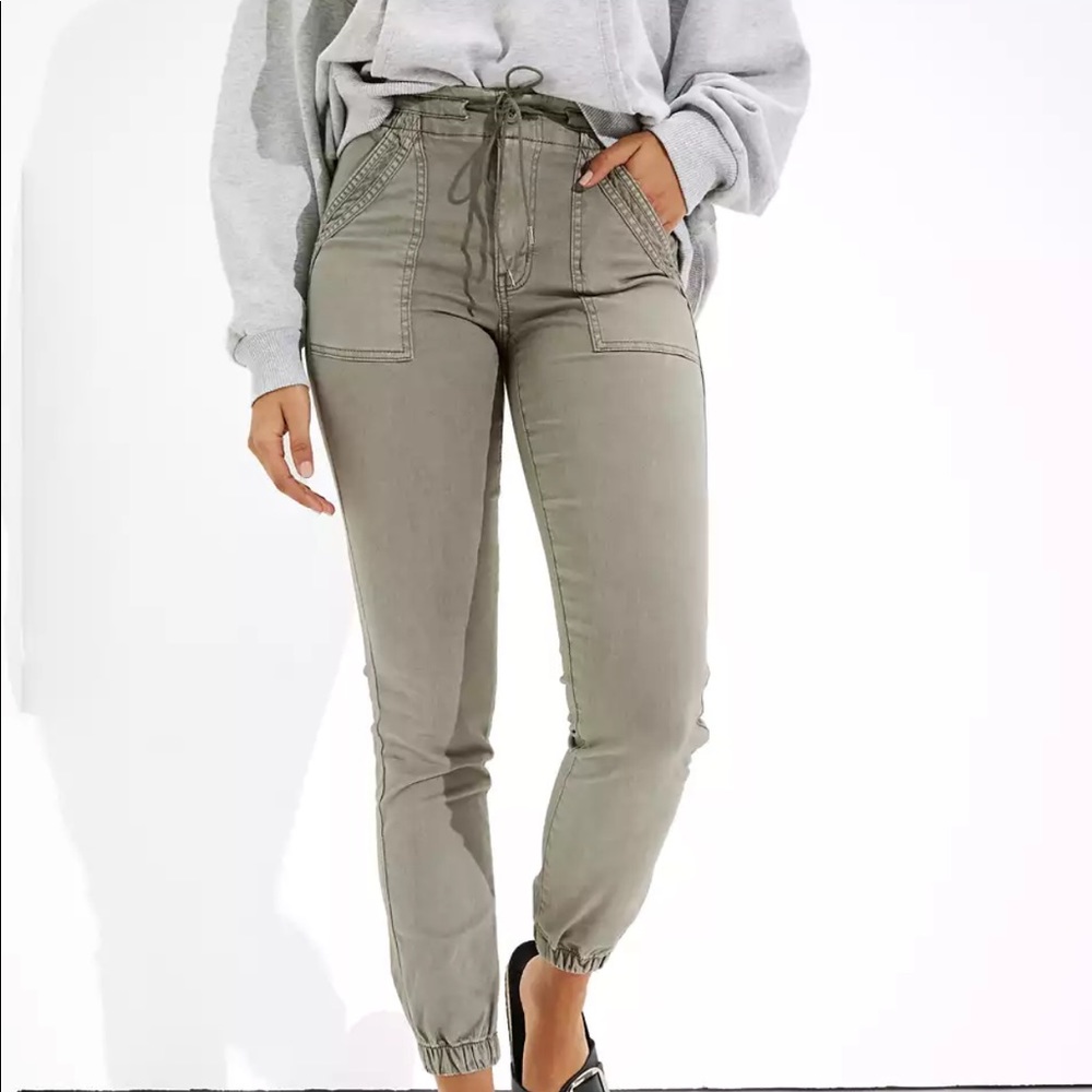 American Eagle super stretch jogger jean size 6, light blue